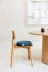 PPV-02.36CPE_HiRes_PNG_RGB_VLUV_PIL+PED_STOV_Petrol_Mood_Product on chair_01