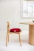 PPV-02.36RU_HiRes_PNG_RGB_VLUV_PIL+PED_LEIV_Ruby_Mood_Product on chair_01